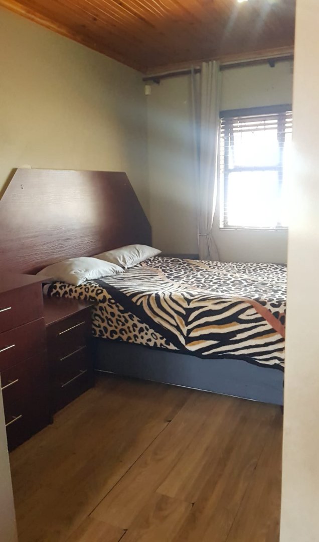 2 Bedroom Property for Sale in Silvertown Western Cape